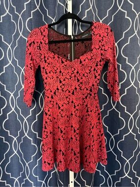 MINKPINK Red & Bkack Rose Floral Lace Dress Sz XS E7